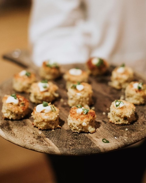 hugos-crab-cakes